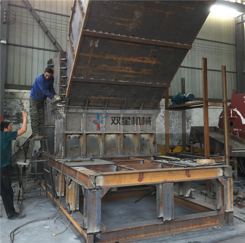 羞羞视频在线免费看金属破碎机车间实拍